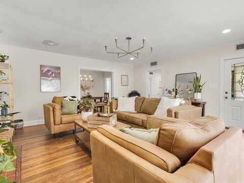 2233 Goldenrod Avenue, Fort Worth, TX 76111
