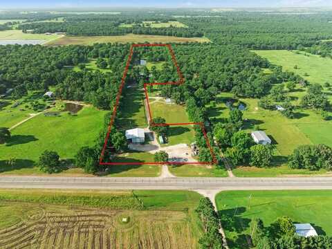 10510 US Highway 82 E, Blossom, TX 75416