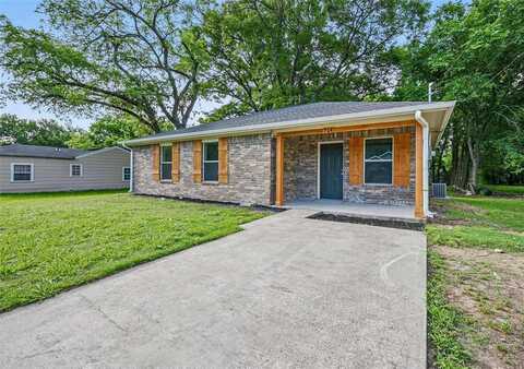 714 E 12th Street, Bonham, TX 75418