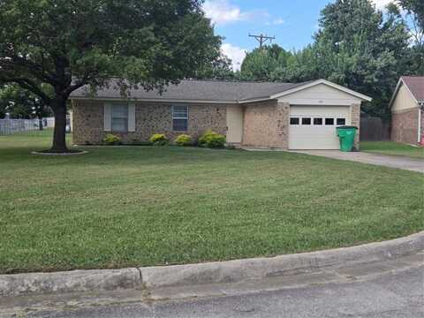 1001 Parkwood Court, Gainesville, TX 76240