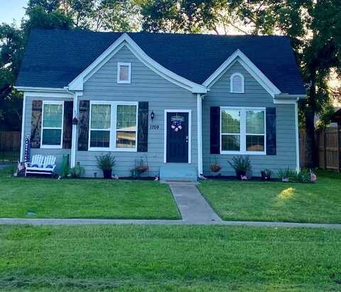 1709 Franklin. Avenue, Bonham, TX 75418