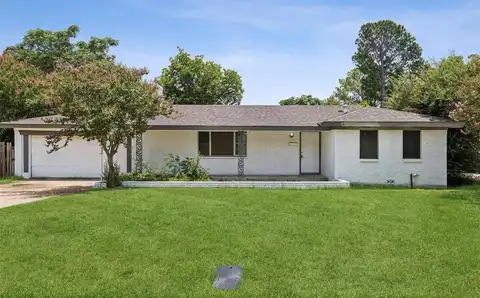 1136 Simpson Drive, Hurst, TX 76053
