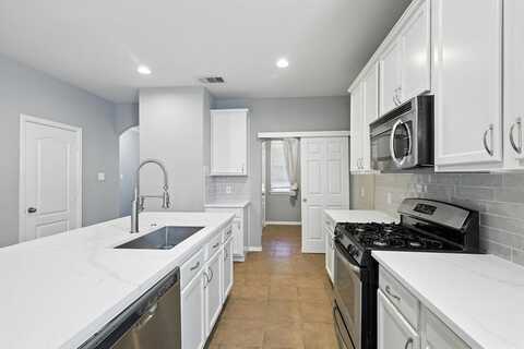420 Perkins Drive, Lantana, TX 76226