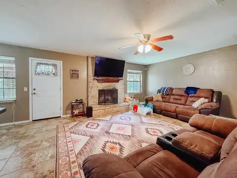 574 Ferndale Lane, Fairfield, TX 75840