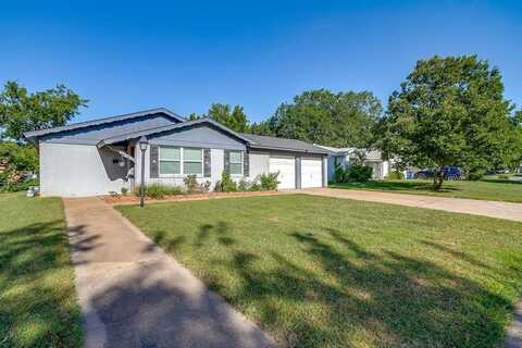 213 Jayellen Avenue, Burleson, TX 76028