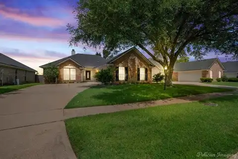 2301 W Belle Haven Drive, Bossier City, LA 71111