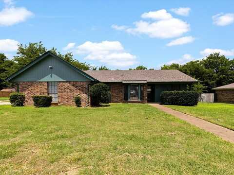401 Nita Court, Crowley, TX 76036