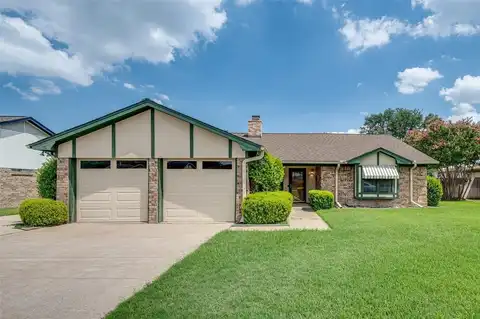 305 Stratford Drive, Hurst, TX 76054