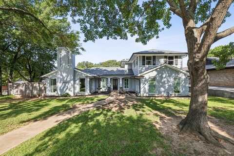 1 Whispering Vine Court, Grapevine, TX 76051