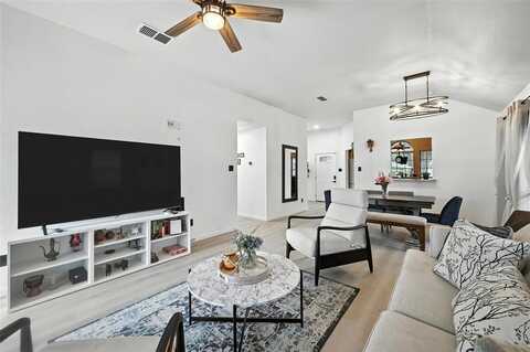 1063 Roundrock Drive, Saginaw, TX 76179