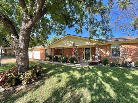 604 Caduceus Lane, Hurst, TX 76053