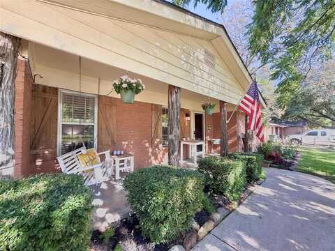 604 Caduceus Lane, Hurst, TX 76053