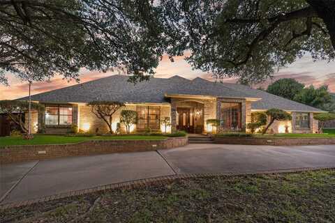 1360 Green Hills Court, Duncanville, TX 75137