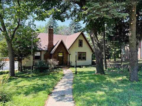 2405 E Solway St., Sioux City, IA 51104