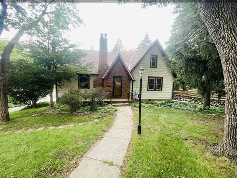 2405 E Solway St., Sioux City, IA 51104