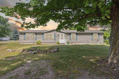 710 Oak Street, Luther, MI 49656