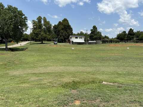 707 E Rock Creek Road, Norman, OK 73071