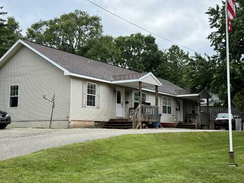 418 6th Street, Manistee, MI 49660