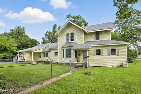 205&213 N High School Ave, Columbus, KS 66725