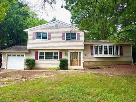 52 Ryders Ln, East Brunswick, NJ 08816