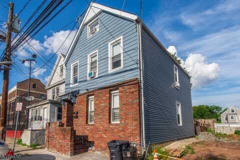 386 S 9Th St, Newark, NJ 07103