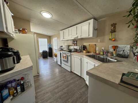 9704 WILLOW WAY, Tampa, FL 33635
