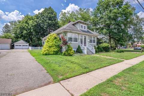 6 Center St, Pompton Lakes, NJ 07442