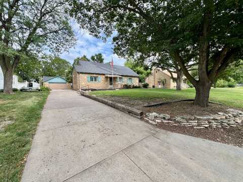 1208 N Hersey Ave, Beloit, KS 67420