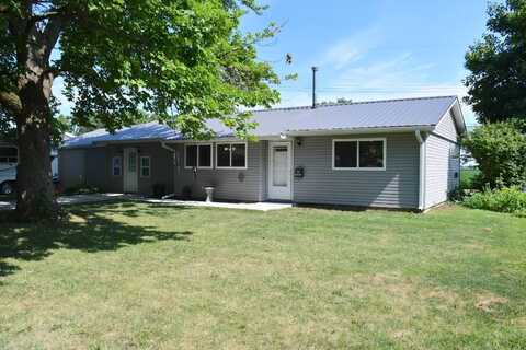 205 Circle Dr, Arcola, IL 61910