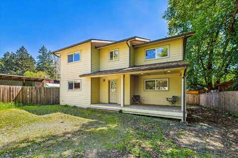 416 Birdie Lane, Redway, CA 95560