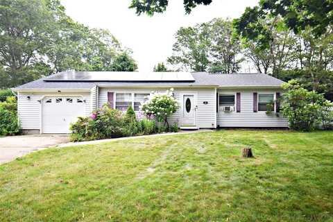 33 Timber Trail Lane, Medford, NY 11763