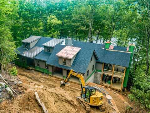 95 Cardinal Trace, Lake Toxaway, NC 28747