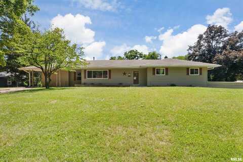 515 WOODLAND Drive, Clinton, IA 52732