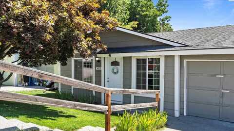 602 E 8th Ave, Kennewick, WA 99336