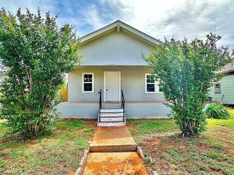 1004 Oak St, Sweetwater, TX 79556