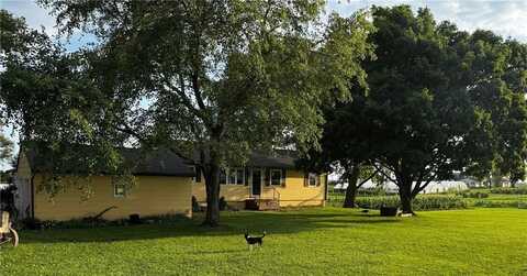 4530 NW Maple Drive, Kidder, MO 64649