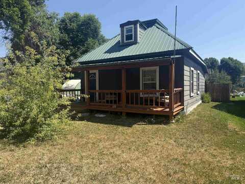 305 Bannock St, McCammon, ID 83250