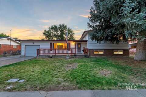 1115 N 6th E, Mountain Home, ID 83647