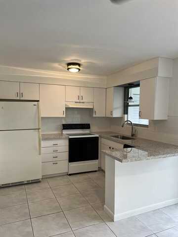 1100 SE 4th Ave, Deerfield Beach, FL 33441