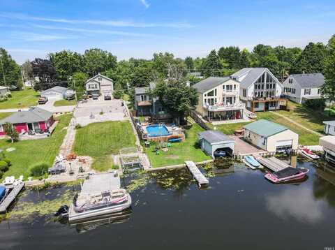 11621 N Elm Grove Drive, Syracuse, IN 46567