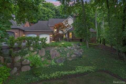 41 Vaughan Ridge Road, Bloomfield Hills, MI 48304