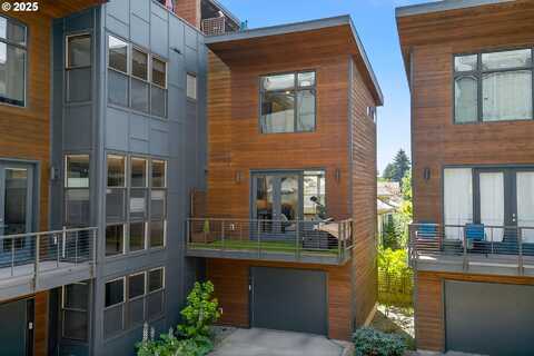 520 NE SACRAMENTO ST, Portland, OR 97212