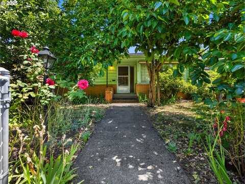 2430 SE 77TH AVE, Portland, OR 97206