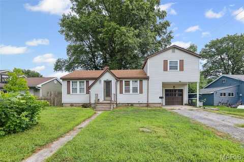 1017 W Green Street, Mascoutah, IL 62258