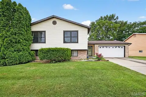 14 Sunny Hill Boulevard, Saint Peters, MO 63376