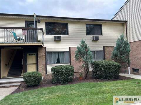 1037 Cricket Lane, Woodbridge, NJ 07095