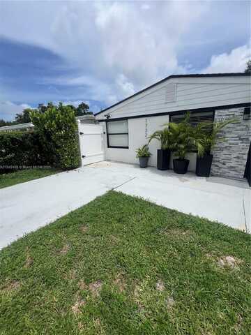1732 NE 175th St, North Miami Beach, FL 33162