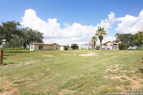 10705 N State Hwy 16, Poteet, TX 78065