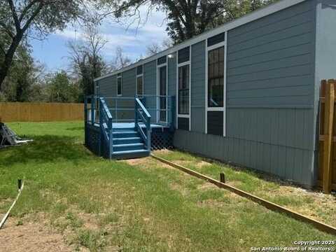 1510 12th, Hondo, TX 78861