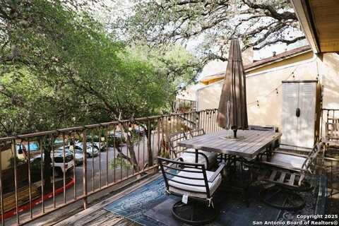 8642 Fredericksburg, San Antonio, TX 78240